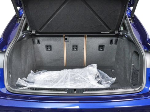 New 2026 Porsche Macan AWD/4WD image 32