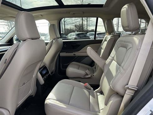 Used 2023 Lincoln Aviator Reserve w/ Elements Package Plus image 10