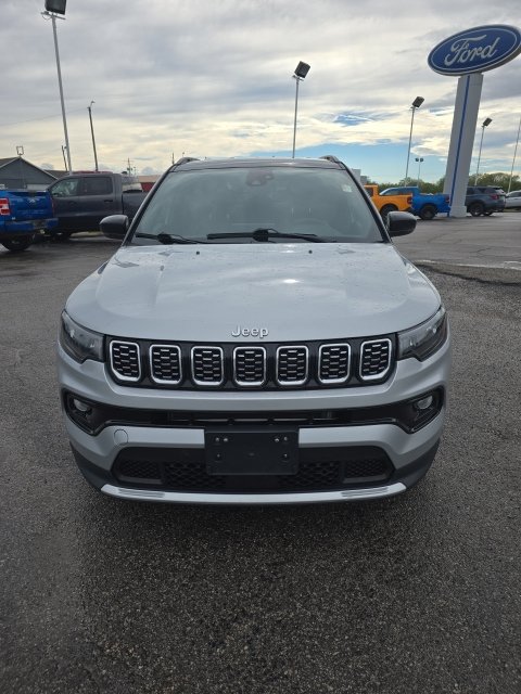 Used 2024 Jeep Compass Limited AWD/4WD image 8