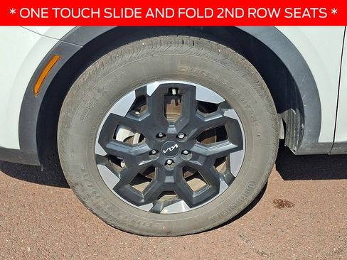 Used 2024 Kia Sorento S w/ Panoramic Sunroof Package AWD/4WD image 8