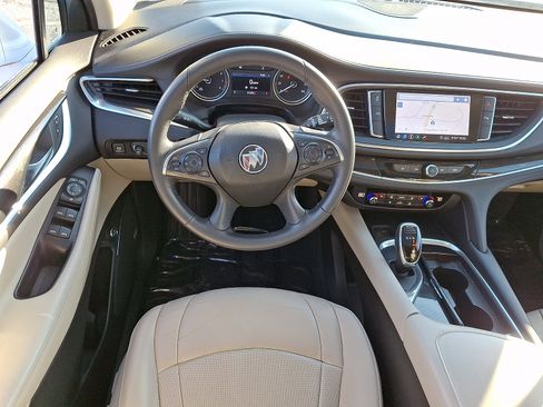 Used 2020 Buick Enclave Essence w/ Sound and Sites Package image 11