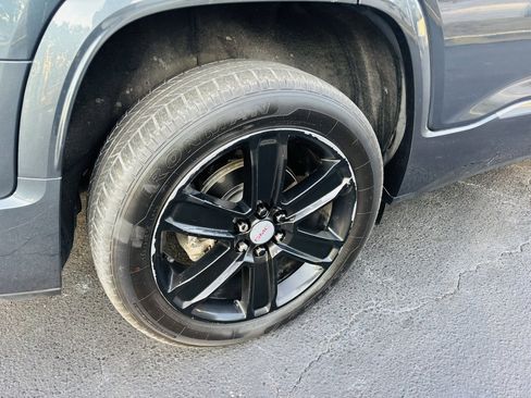 Used 2019 GMC Acadia Denali w/ Technology Package image 8