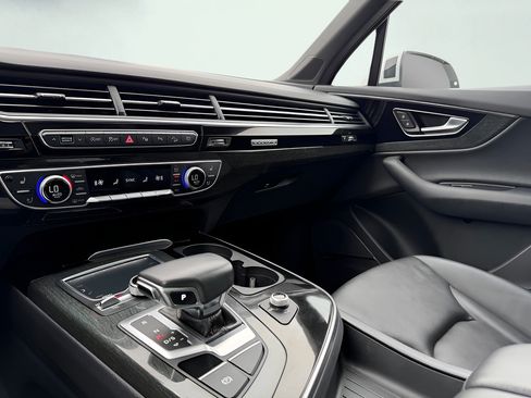 Used 2019 Audi Q7 3.0T Prestige AWD/4WD image 55