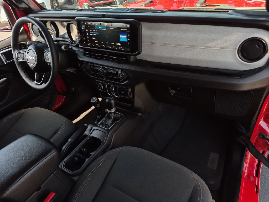 Used 2025 Jeep Wrangler Unlimited Sport AWD/4WD image 32