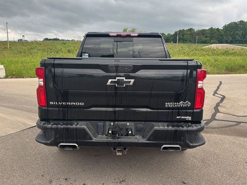 Used 2021 Chevrolet Silverado 1500 High Country w/ Technology Package AWD/4WD image 4