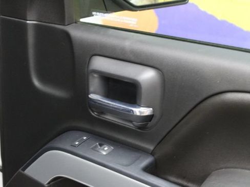 Used 2017 Chevrolet Silverado 1500 LT w/ Redline Edition AWD/4WD image 11