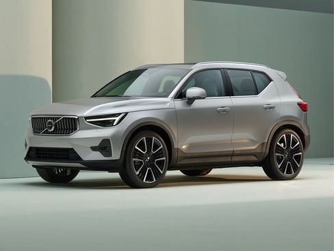Certified 2023 Volvo XC40 B5 Core w/ Convenience Package AWD/4WD image 1