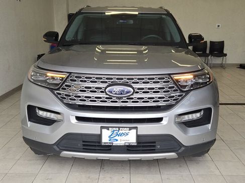 Used 2021 Ford Explorer Limited w/ Equipment Group 301A image 2
