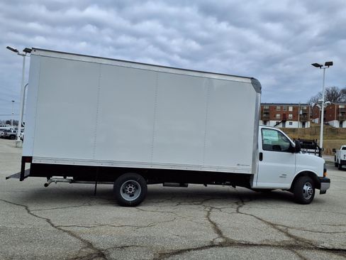 New 2026 GMC Savana 4500 w/ Power Convenience Package image 20