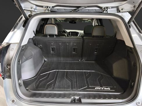 Used 2024 GMC Terrain AT4 w/ Tech Package AWD/4WD image 8