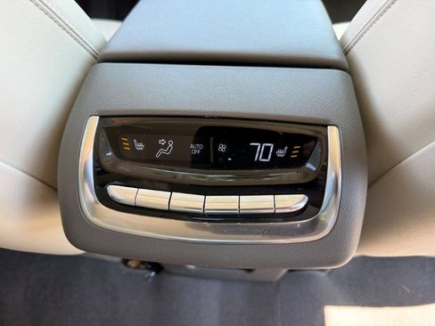 Used 2024 Cadillac XT6 Premium Luxury w/ Technology Package AWD/4WD image 23
