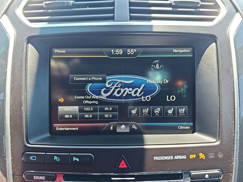 Used 2016 Ford Explorer Platinum AWD/4WD image 46