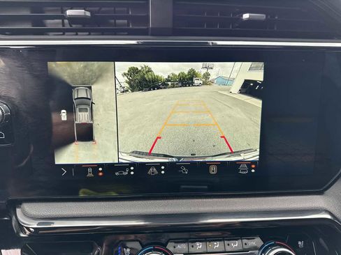 Used 2024 GMC Sierra 1500 AT4 w/ Technology Package image 30