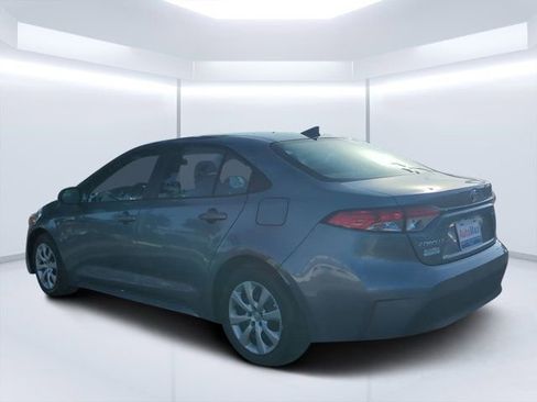 Used 2025 Toyota Corolla LE FWD image 5