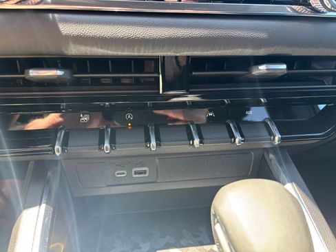 New 2025 GMC Canyon Elevation w/ Convenience Package image 13