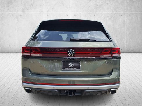 New 2026 Volkswagen Atlas Peak Edition image 4