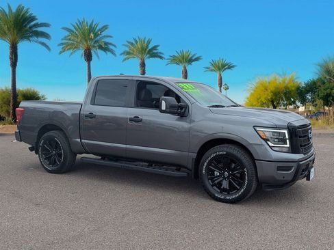 Used 2024 Nissan Titan SV w/ SV Convenience Package image 7