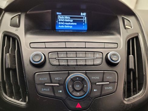 Used 2018 Ford Focus SE image 25