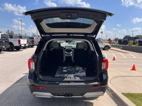 New 2026 Ford Explorer Platinum w/ LUX Leather Package AWD/4WD image 16