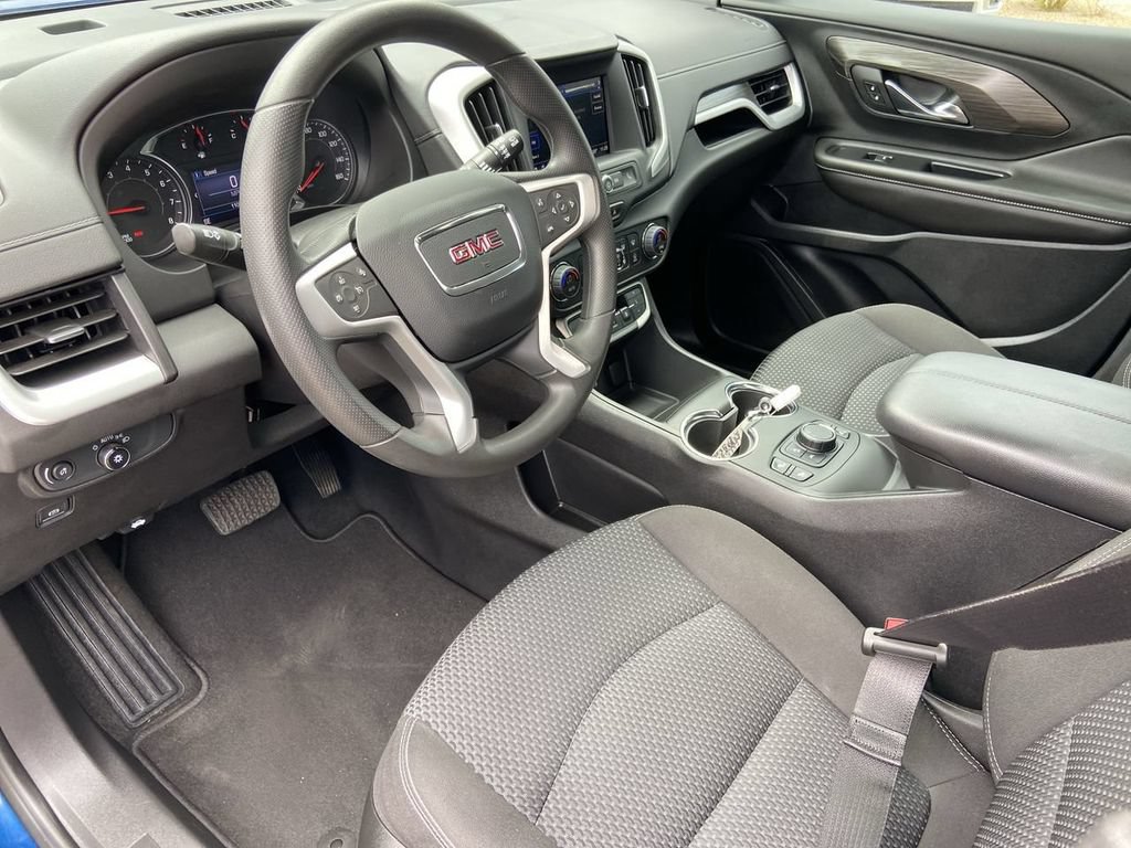 Used 2023 GMC Terrain SLE w/ Driver Convenience Package FWD image 6