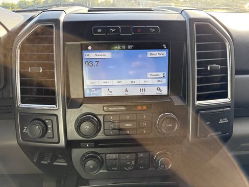Used 2018 Ford F250 XLT w/ XLT Premium Package AWD/4WD image 12