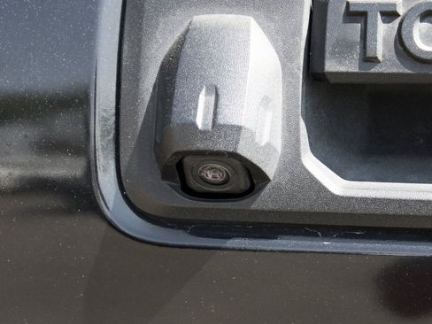 Used 2019 Toyota Tacoma TRD Sport image 30