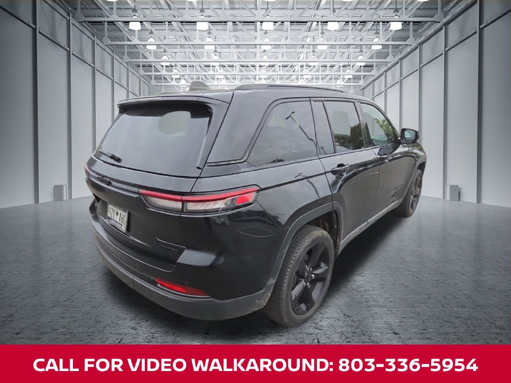 Used 2025 Jeep Grand Cherokee Limited w/ Black Appearance Package AWD/4WD image 10