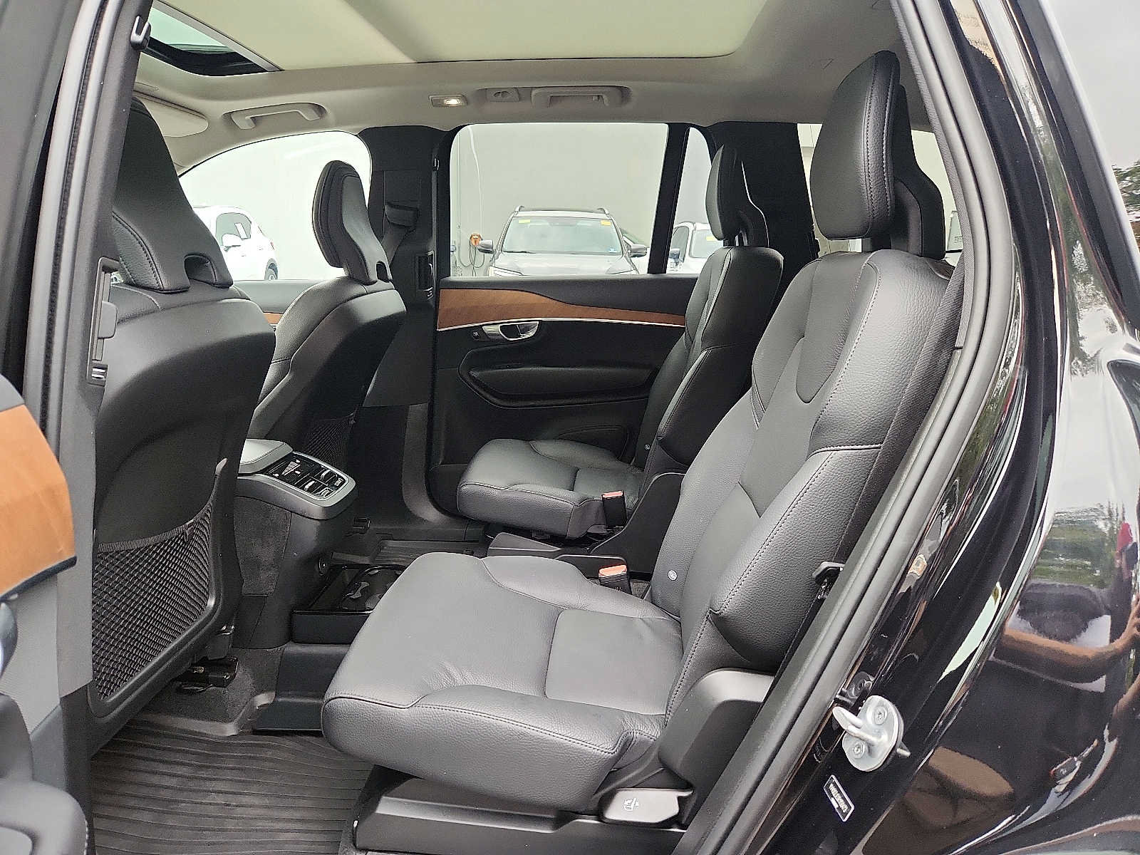 Used 2024 Volvo XC90 B6 Plus w/ Protection Package Premier AWD/4WD image 10