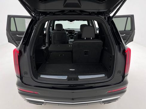 Used 2022 Cadillac XT6 Premium Luxury image 30