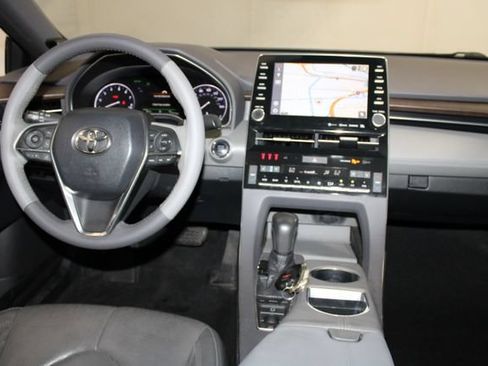 Used 2019 Toyota Avalon Limited w/ All Weather Liner Package FWD image 14