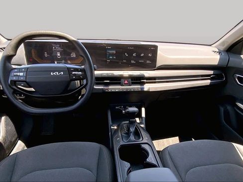 Used 2025 Kia K4 FWD image 16