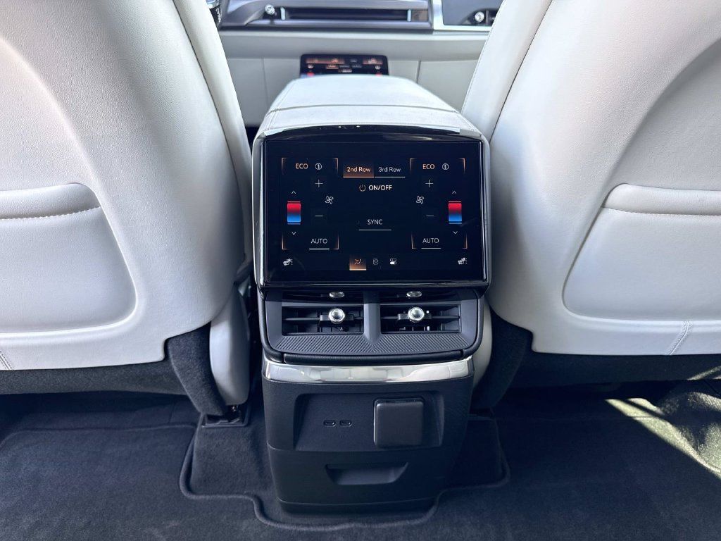 New 2027 Cadillac Vistiq Sport AWD/4WD image 16