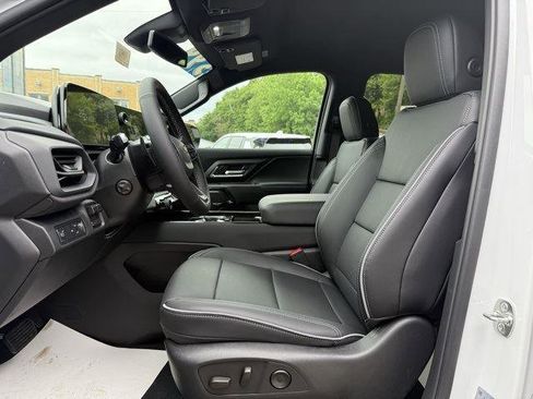 New 2025 Chevrolet Silverado EV LT image 8