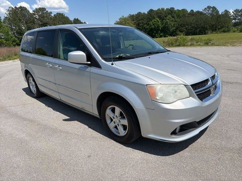 Used 2012 Dodge Grand Caravan Crew FWD image 5