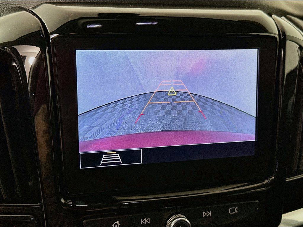 Used 2021 Chevrolet Traverse LT FWD image 19