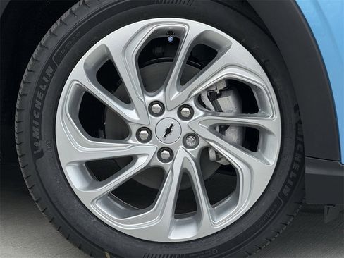 New 2027 Chevrolet Bolt LT image 9