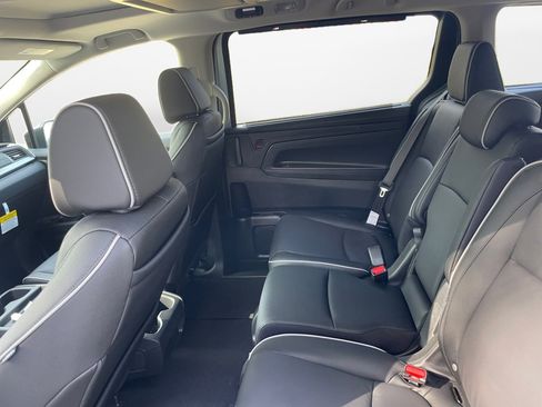New 2026 Honda Odyssey Touring image 13