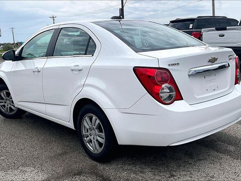 Used 2016 Chevrolet Sonic LT image 5