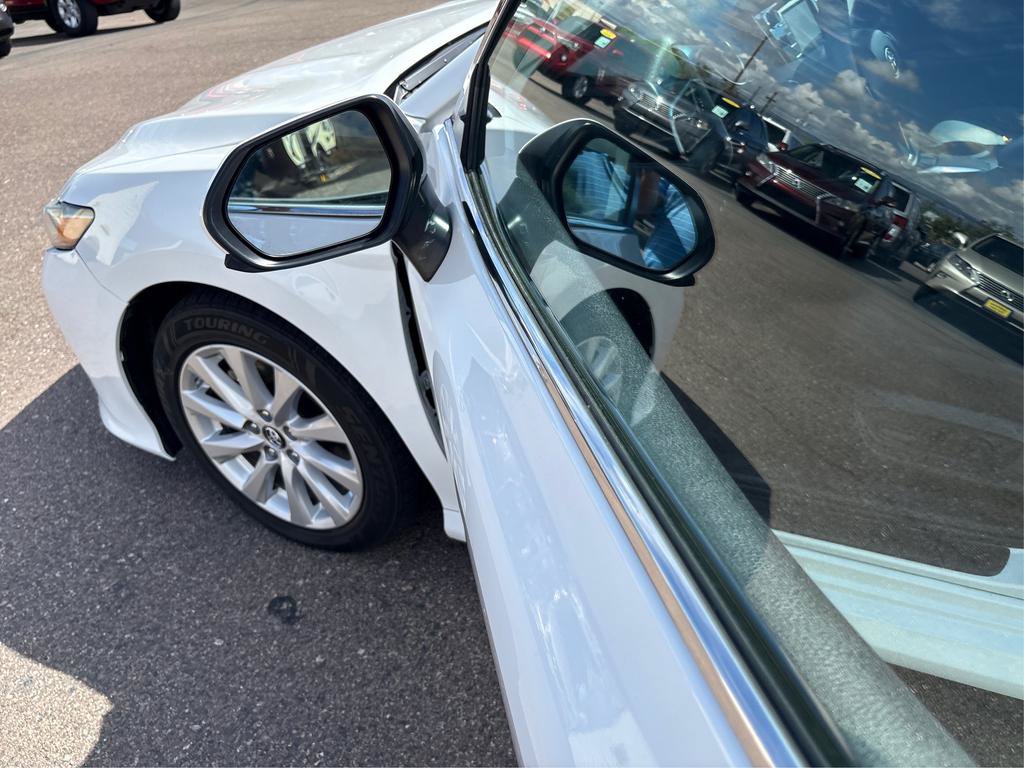 Used 2019 Toyota Camry LE FWD image 35
