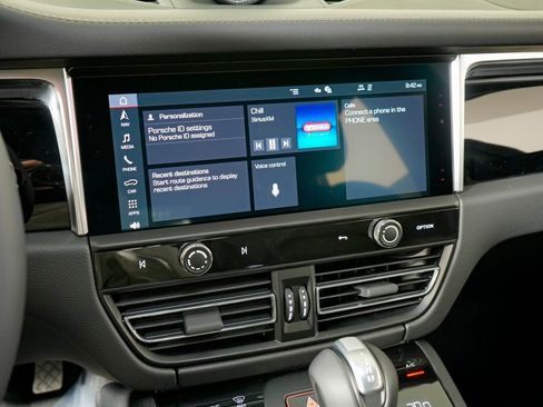 New 2026 Porsche Macan Turbo image 26