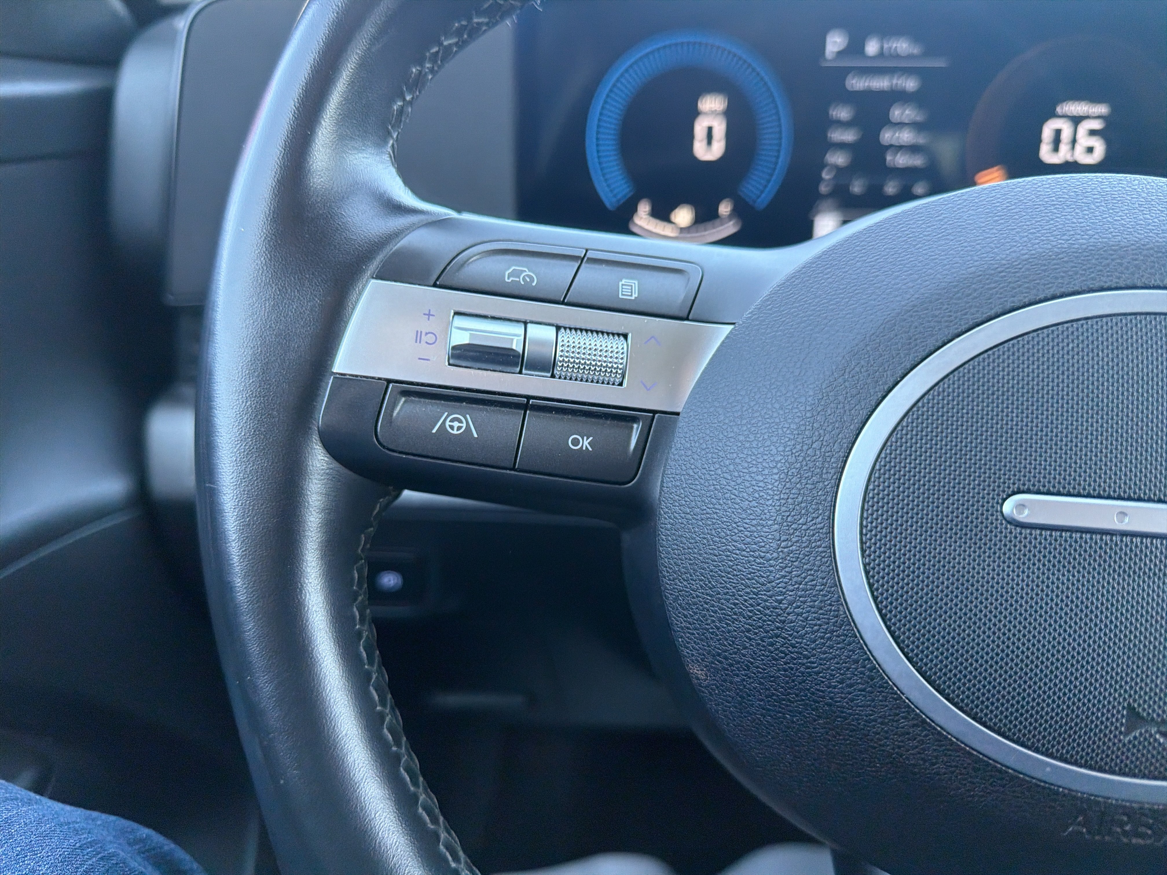 Used 2025 Hyundai Kona SEL FWD image 18