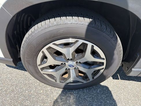 Used 2024 Subaru Forester Premium image 11