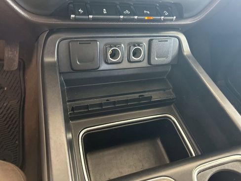 Used 2018 Chevrolet Silverado 1500 LT w/ All Star Edition image 37