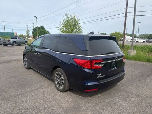 Used 2024 Honda Odyssey EX-L image 3