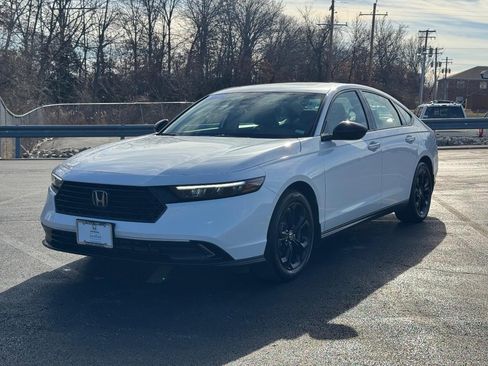 Certified 2025 Honda Accord SE image 8