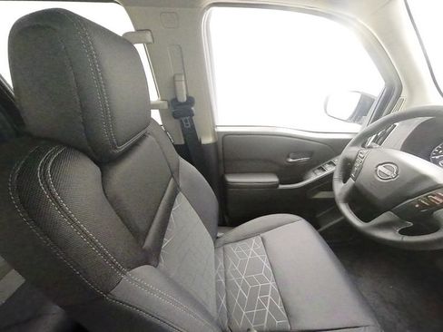 Used 2025 Nissan Frontier SV w/ SV Convenience Package image 31