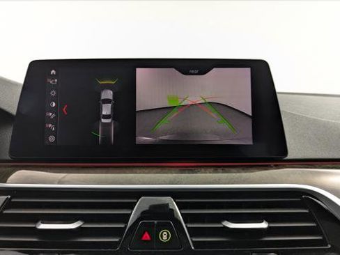 Used 2019 BMW 540i w/ Convenience Package image 26