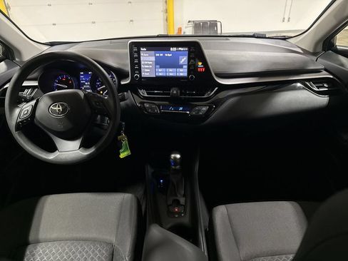Used 2020 Toyota C-HR LE FWD image 10
