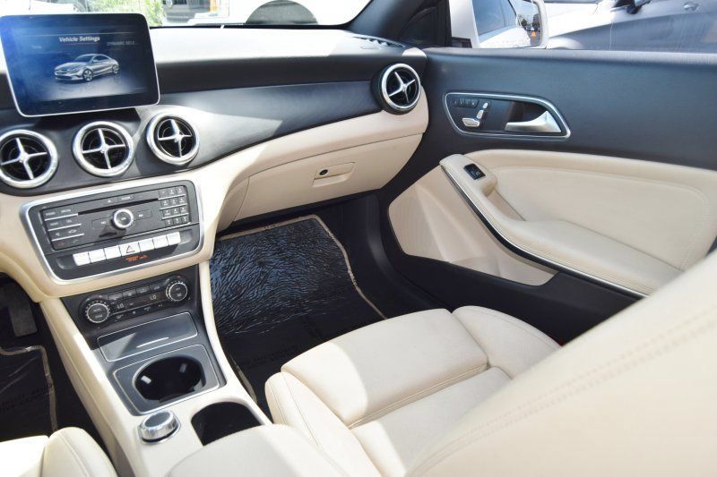 Used 2019 Mercedes-Benz CLA 250 4MATIC w/ Premium Package image 34