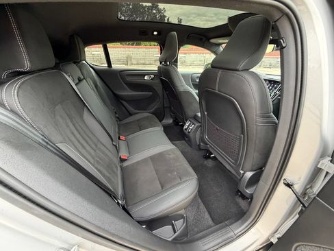 Certified 2023 Volvo C40 P8 Recharge Plus AWD/4WD image 25